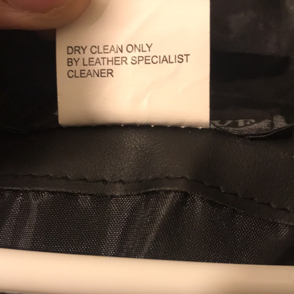 leather jacket - Picture 3 of 6